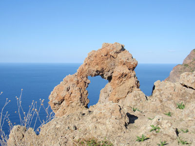 05 casa vacanze panarea rocce