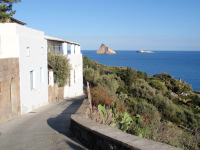 11 casa vacanze panarea strada